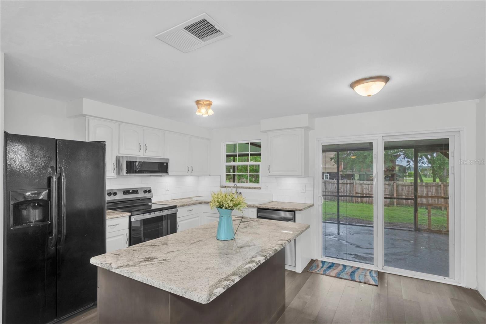 650 TIMBER BAY CIR W — photo 10