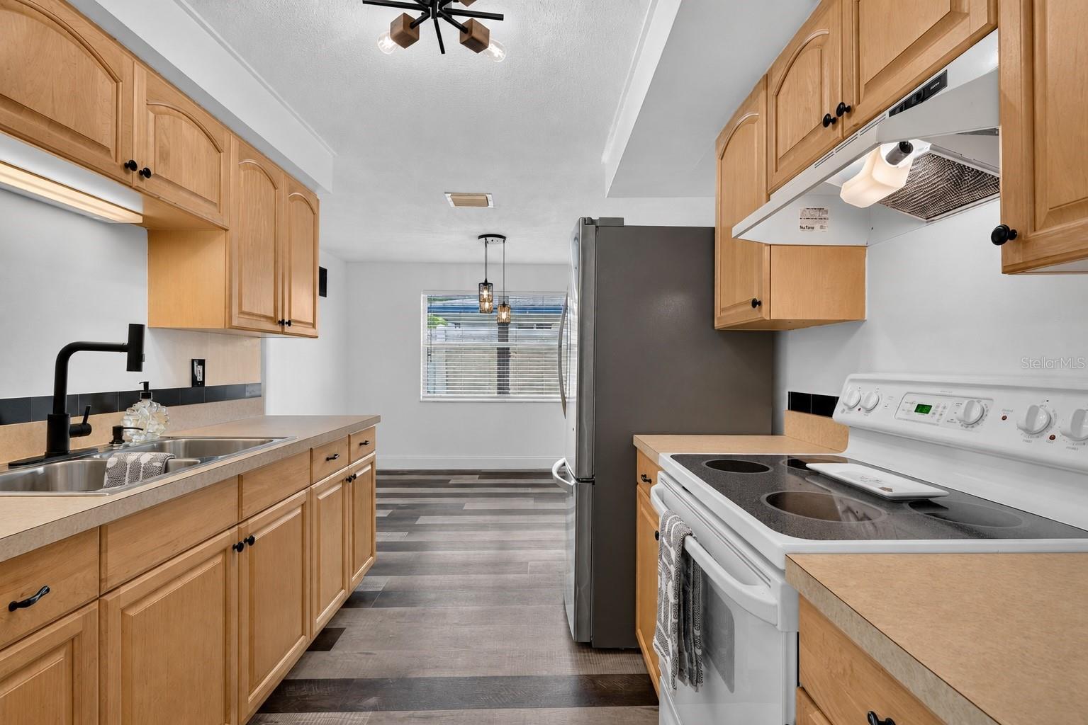 1748 GREENLEA DR — photo 10