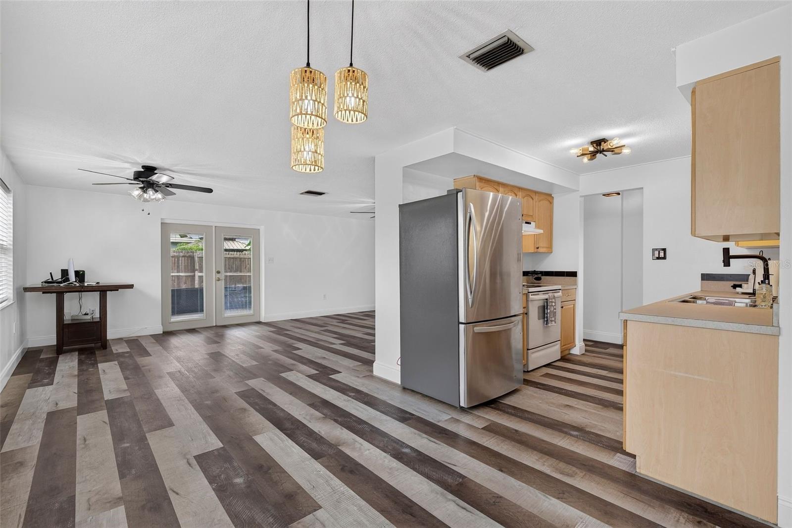1748 GREENLEA DR — photo 19
