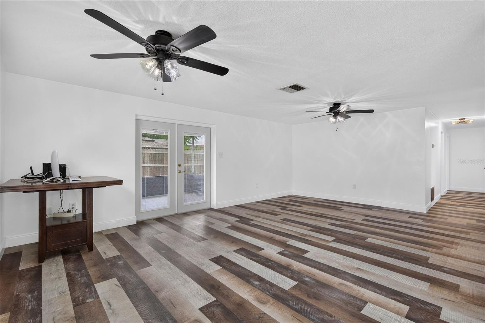 1748 GREENLEA DR — photo 18