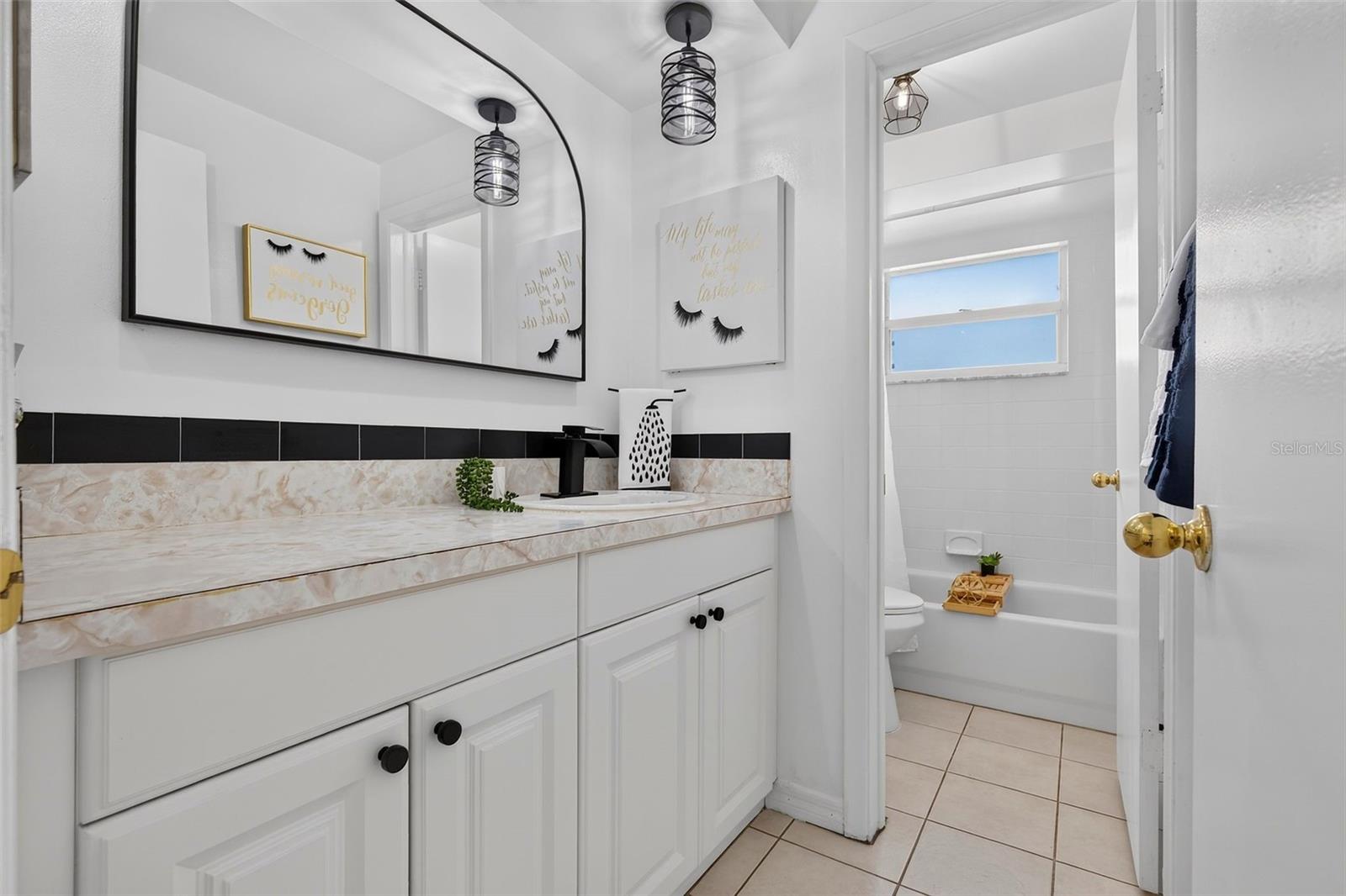 1748 GREENLEA DR — photo 35