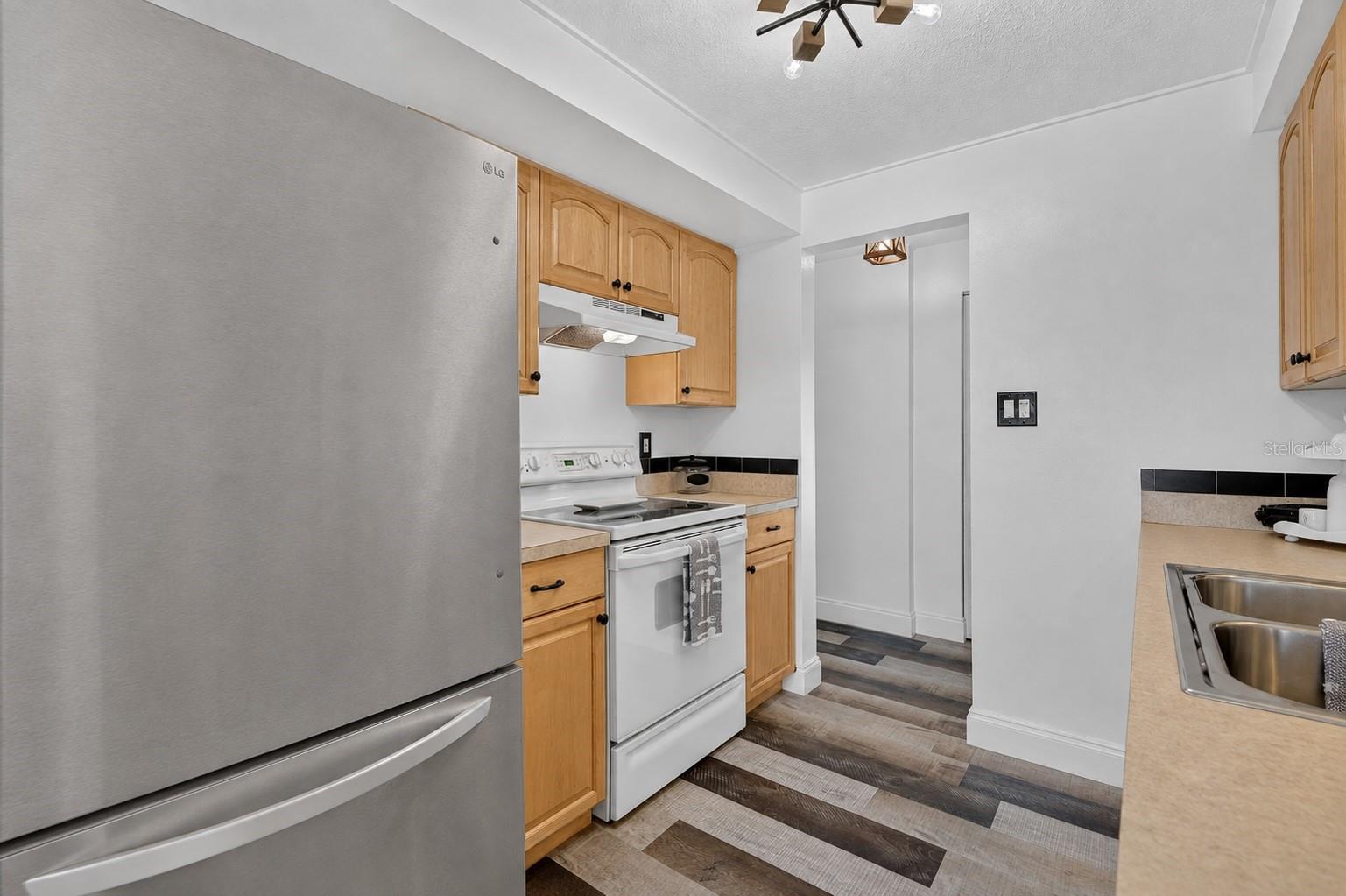 1748 GREENLEA DR — photo 11