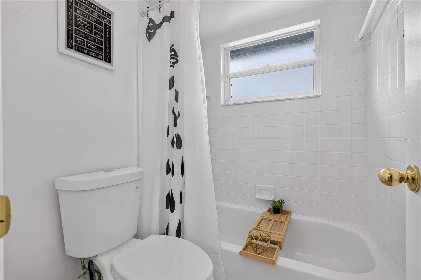 1748 GREENLEA DR — photo 34