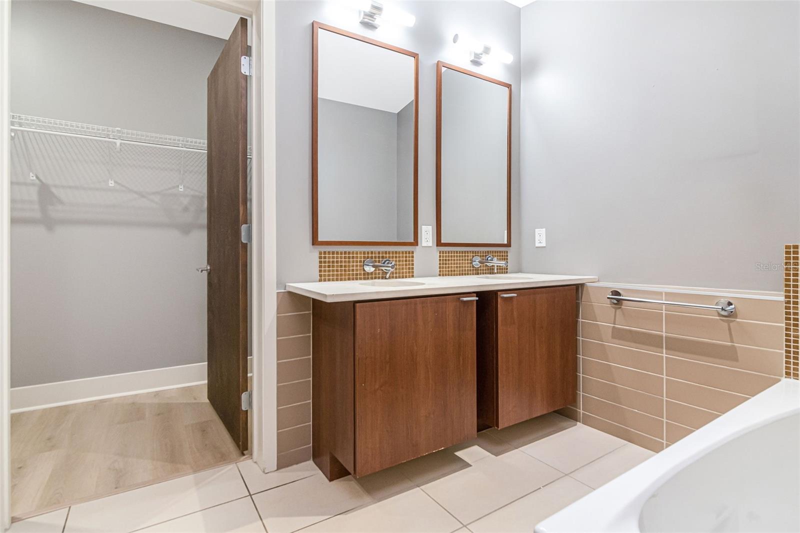 111 N 12TH ST #1820 — photo 24