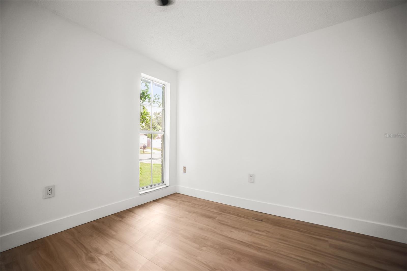 3261 LA VERNE CT — photo 12