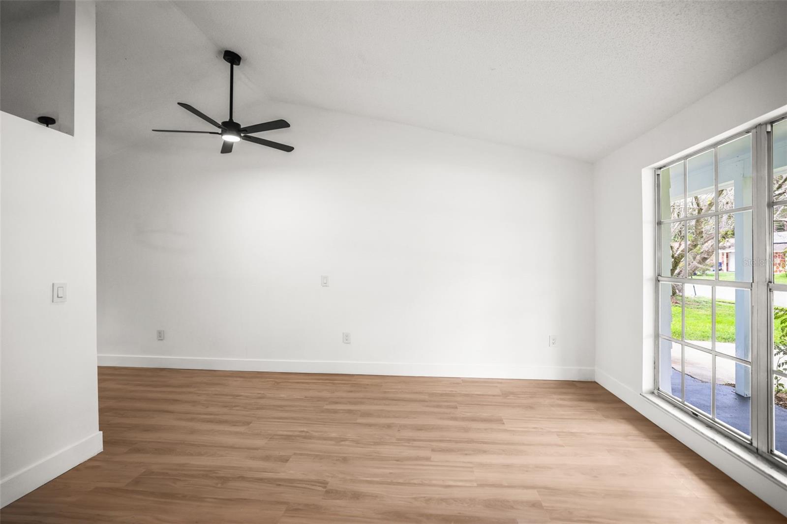 3261 LA VERNE CT — photo 29