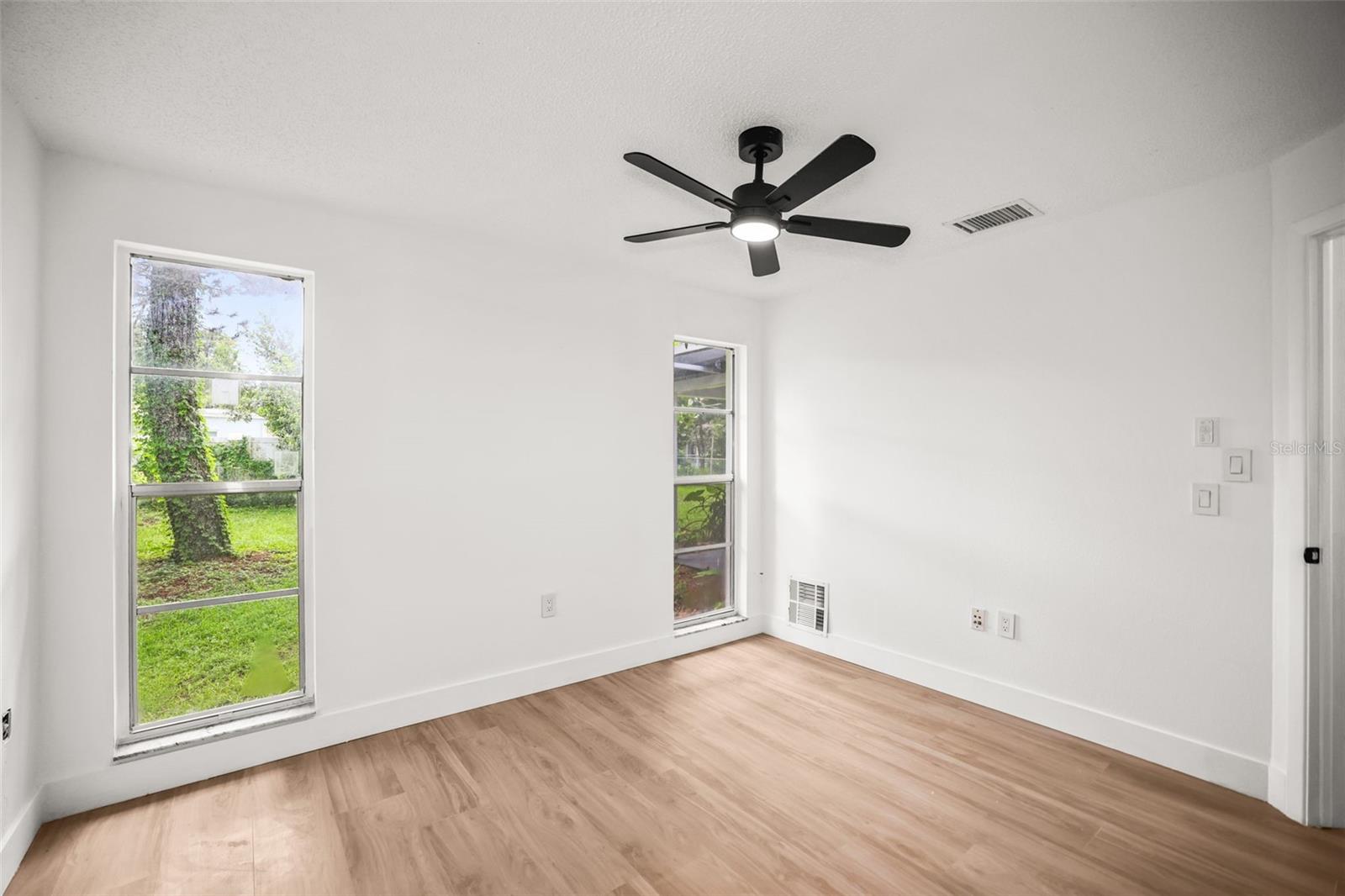 3261 LA VERNE CT — photo 10