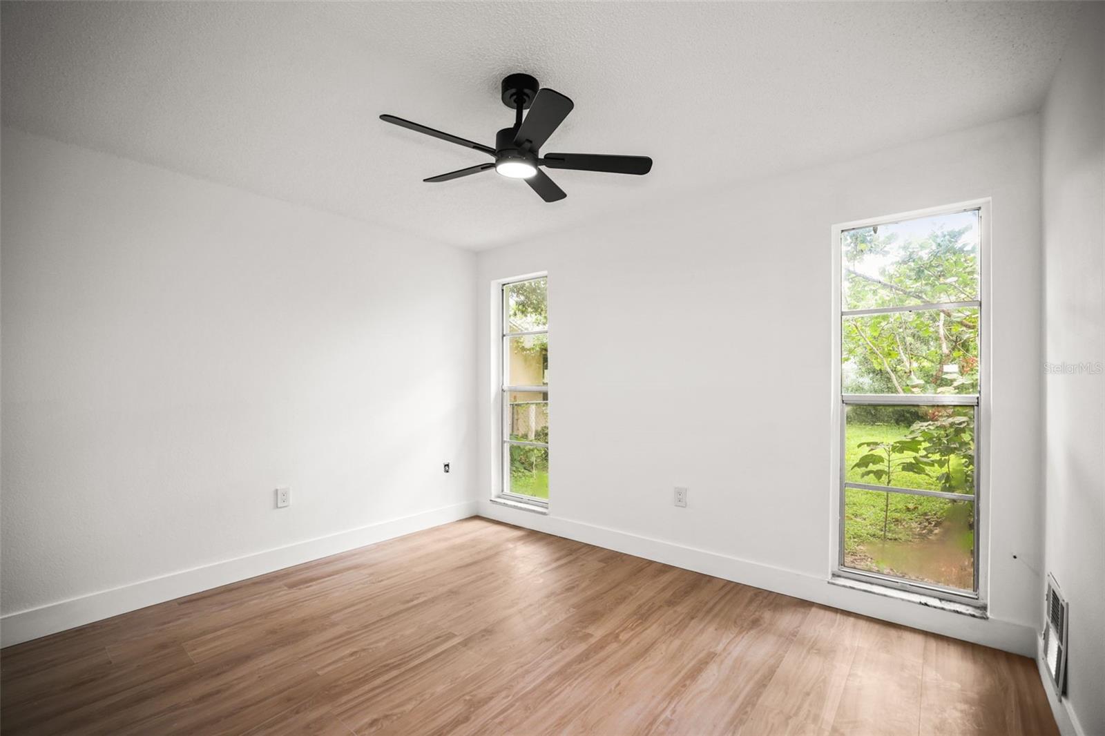 3261 LA VERNE CT — photo 9