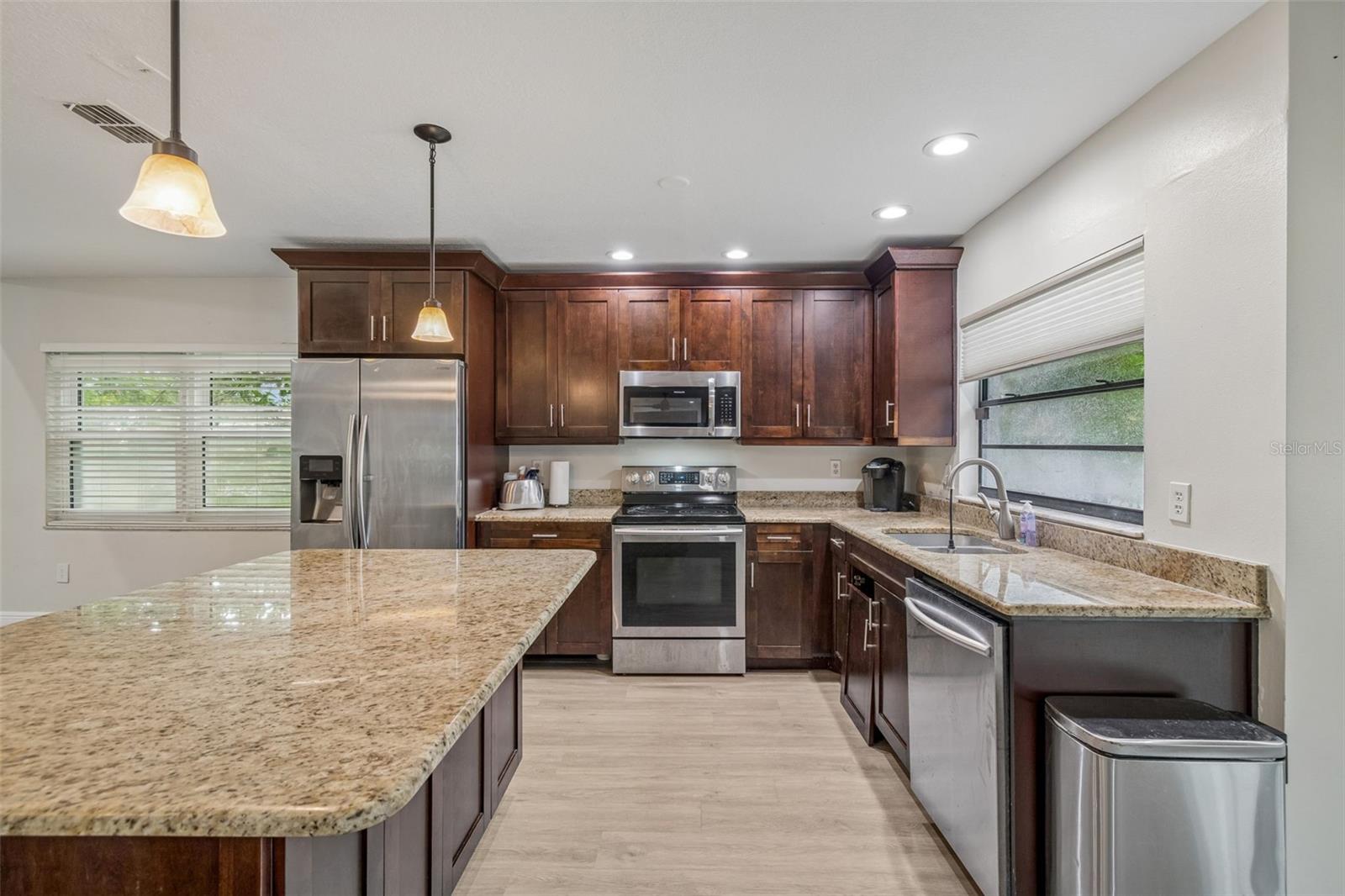 16507 CRANWOOD PL — photo 8
