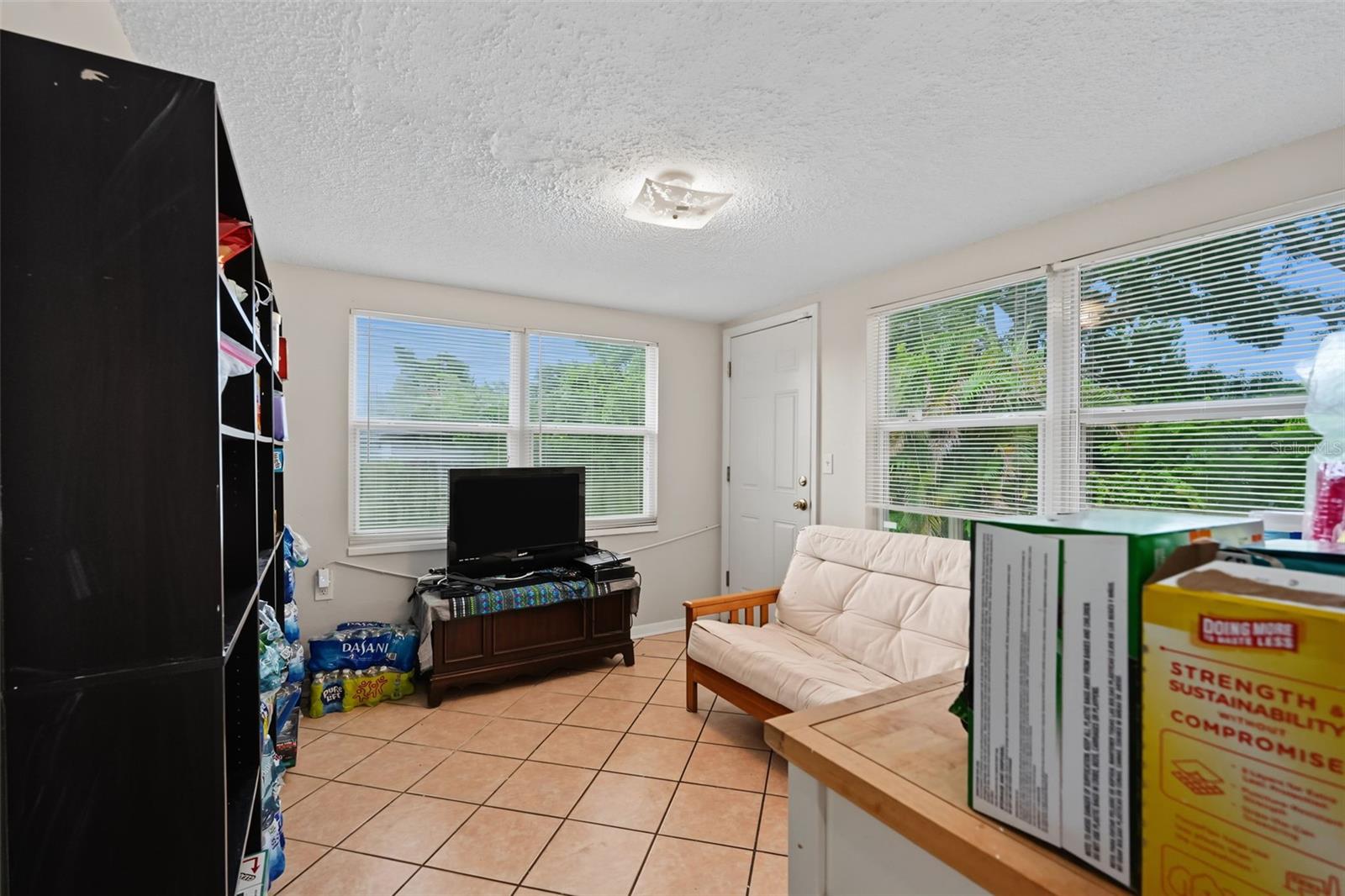 1542 LAKEVIEW RD — photo 20
