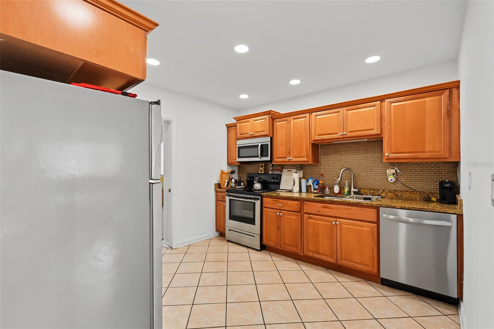 1542 LAKEVIEW RD — photo 3