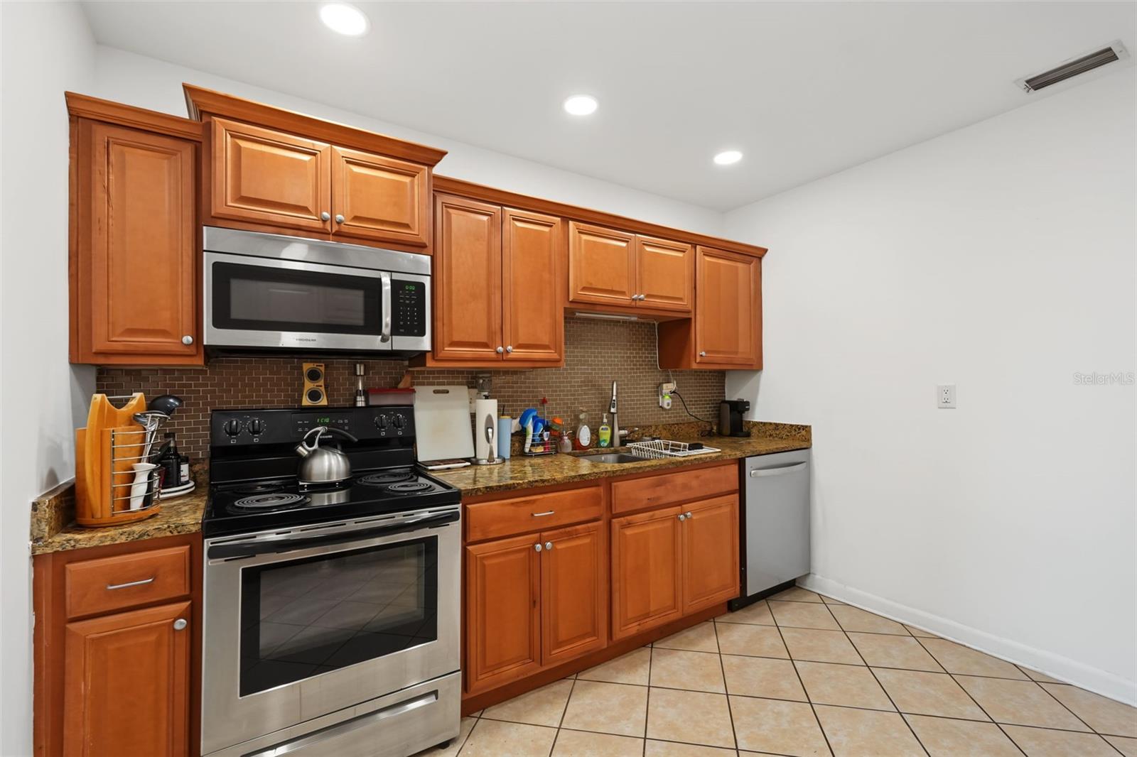 1542 LAKEVIEW RD — photo 4