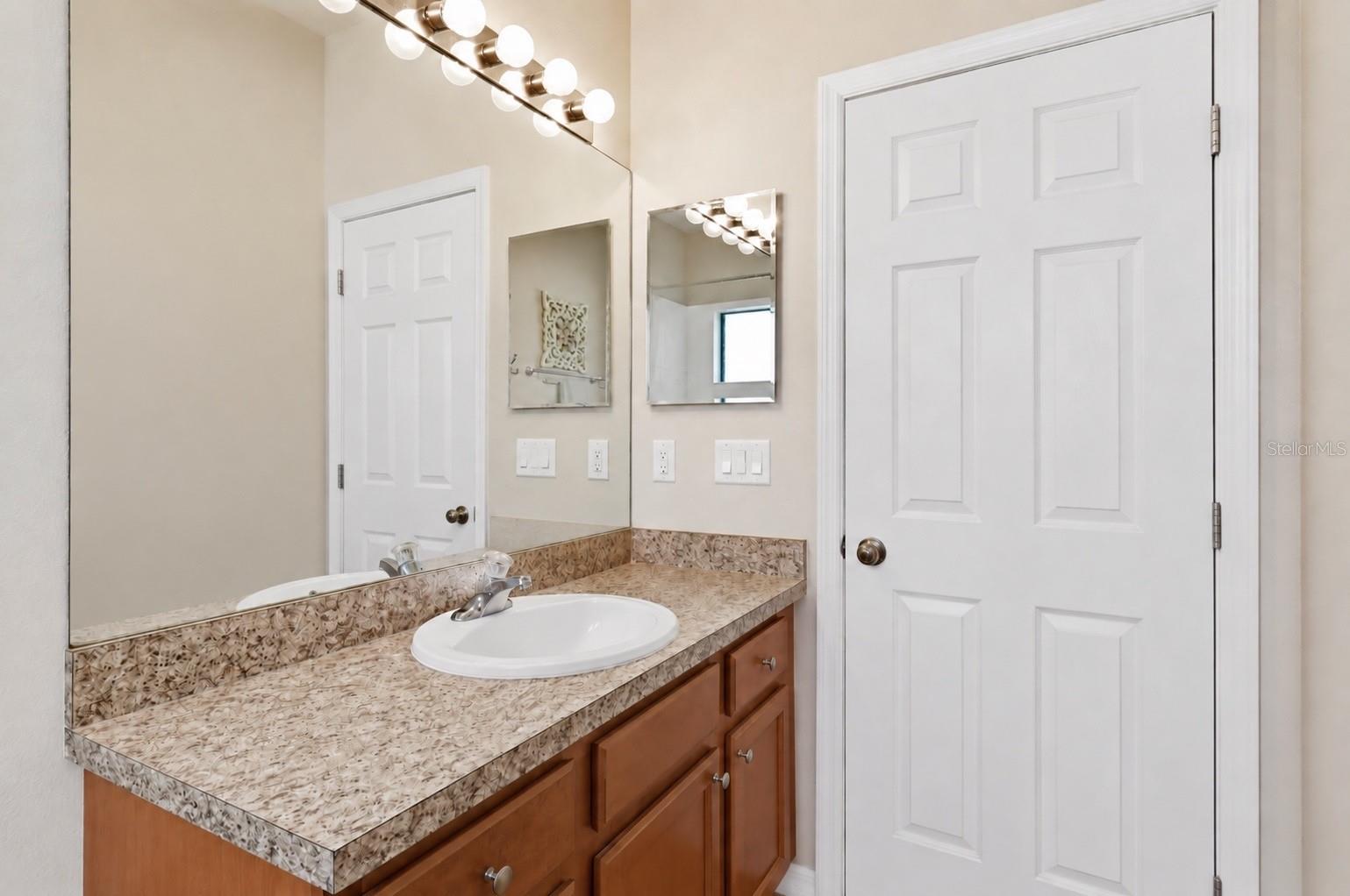 4033 OVERTURE CIR — photo 16