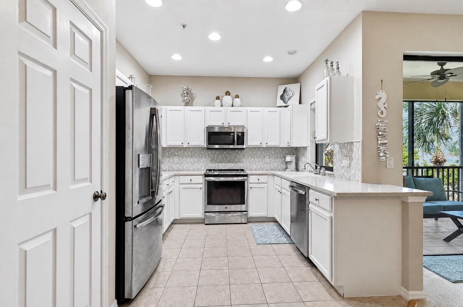 4033 OVERTURE CIR — photo 21