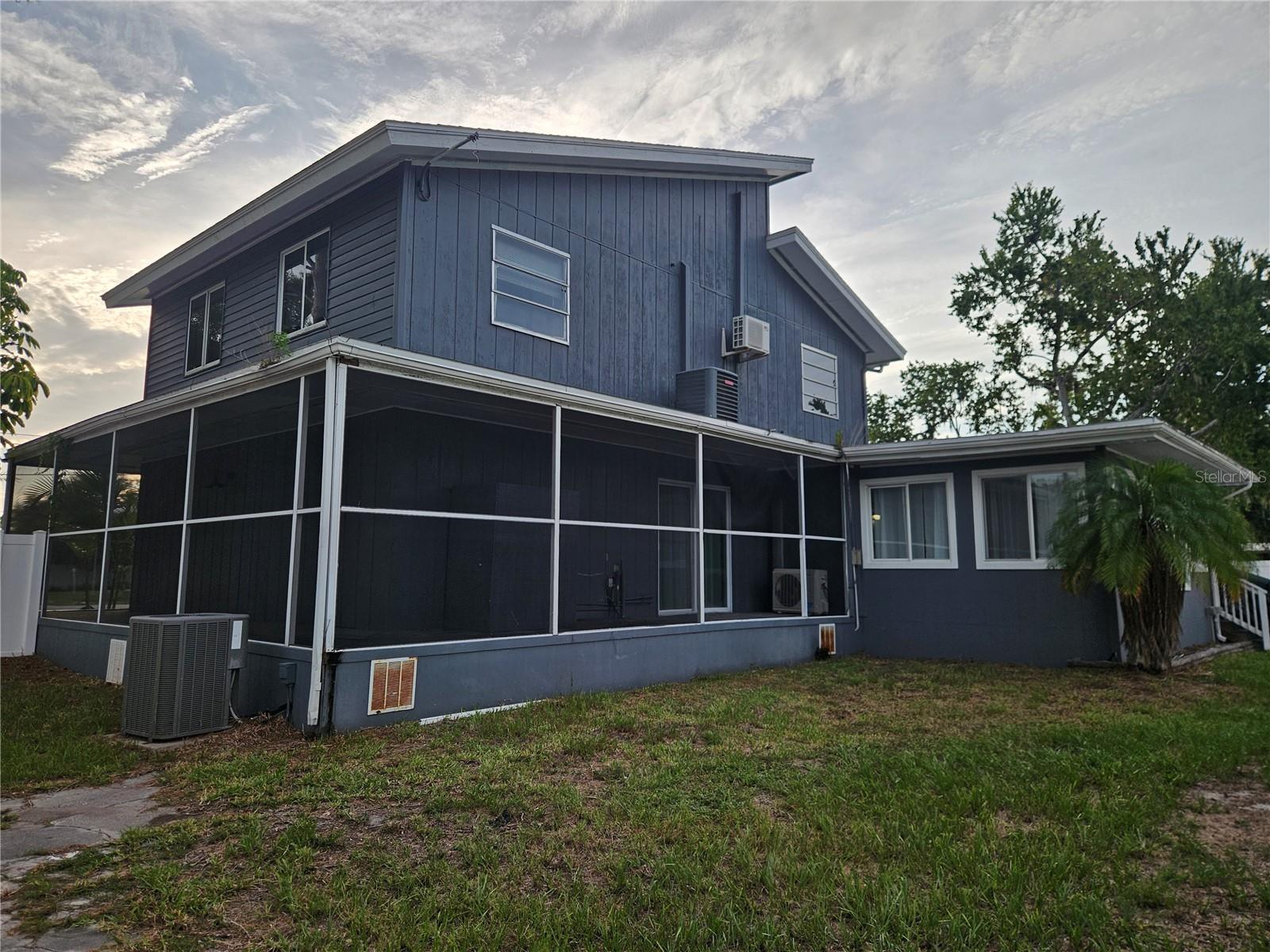 2321 INGRAM AVE — photo 4