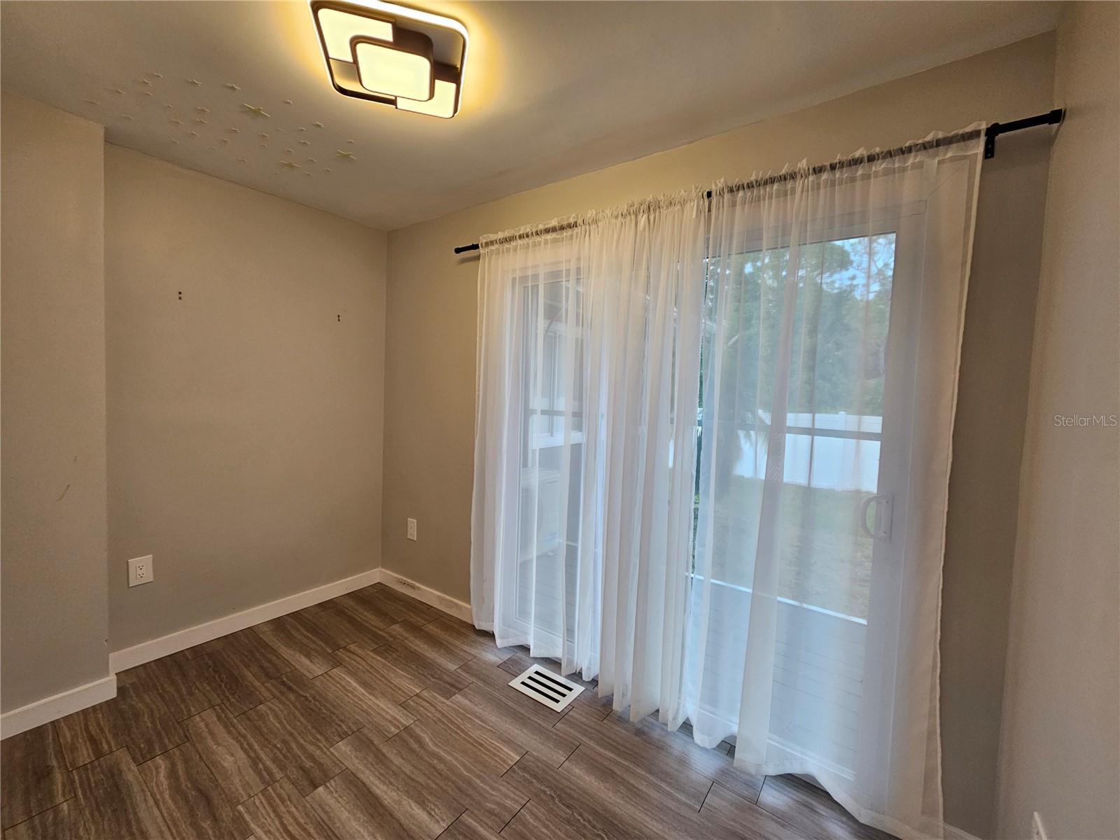 2321 INGRAM AVE — photo 15