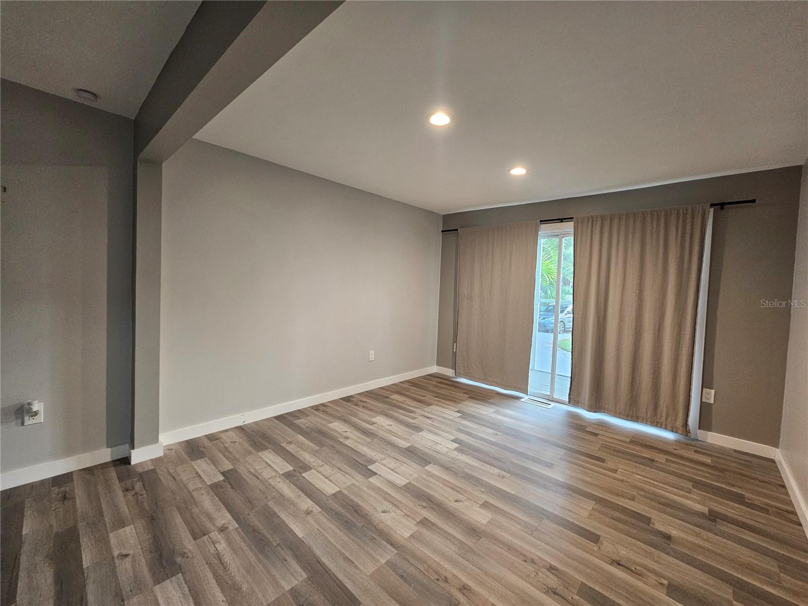 2321 INGRAM AVE — photo 16