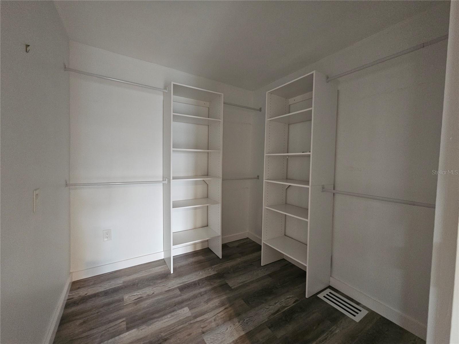 2321 INGRAM AVE — photo 18