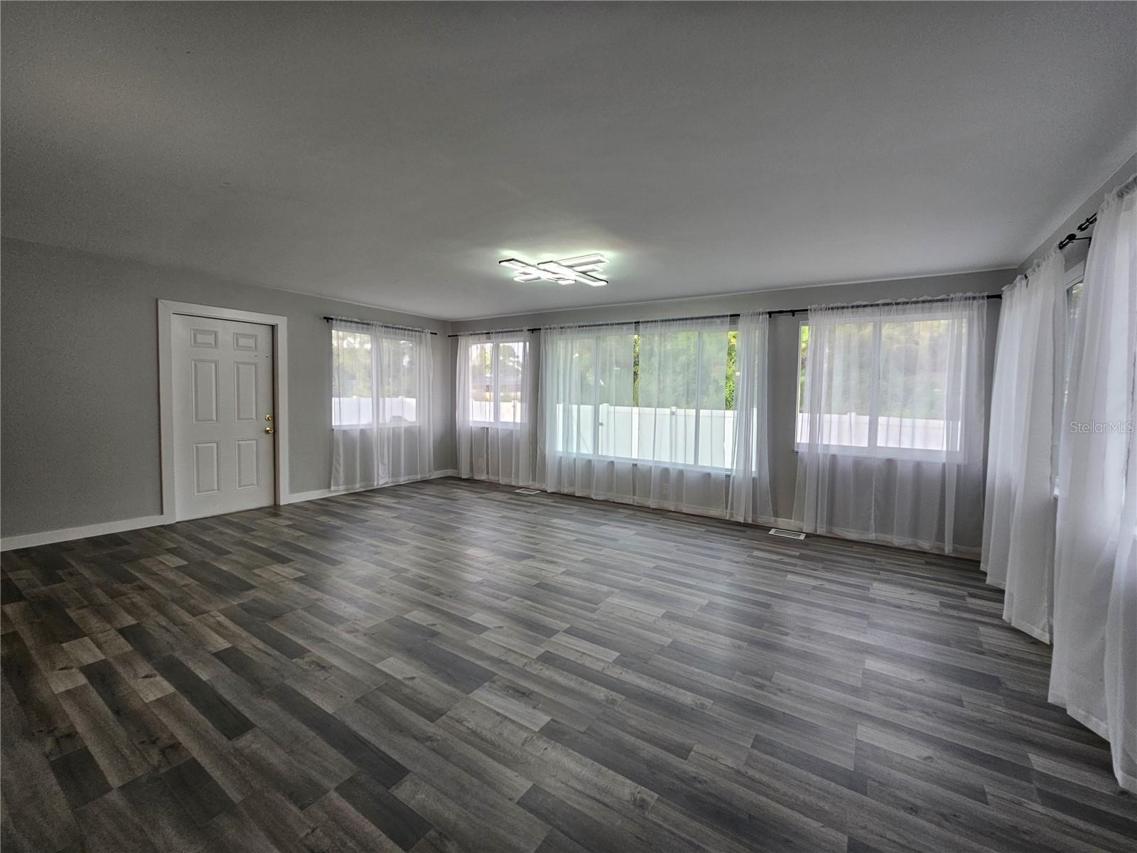 2321 INGRAM AVE — photo 5