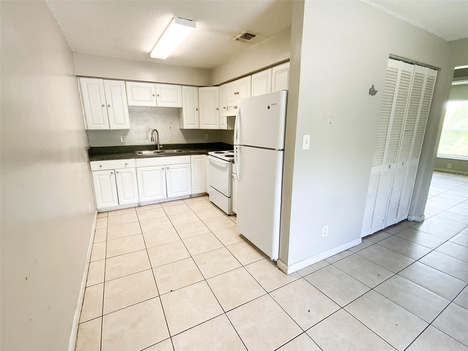2205 IRENE ST #4 — photo 6