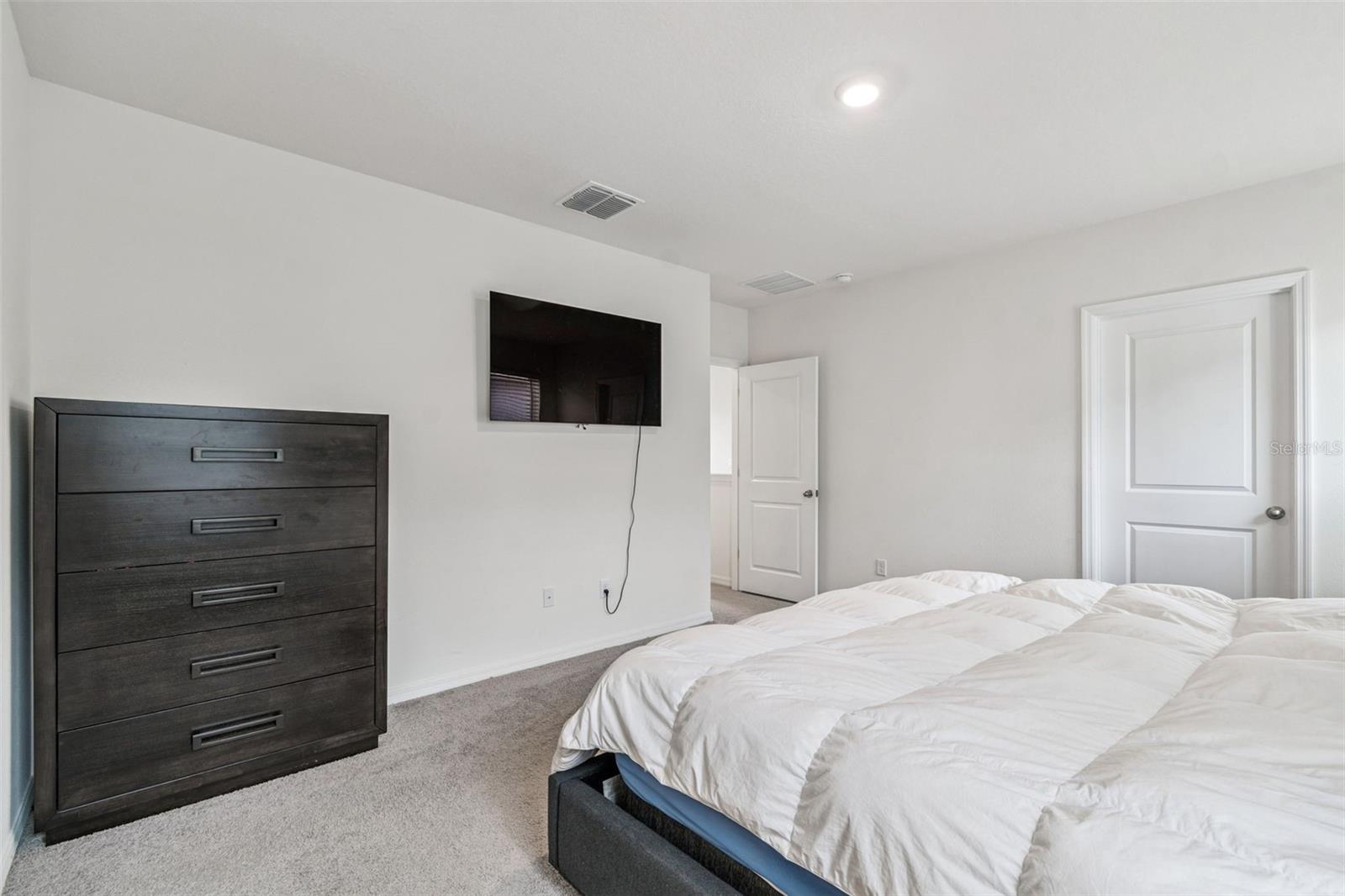 5667 CHORLEYWOOD LN — photo 30