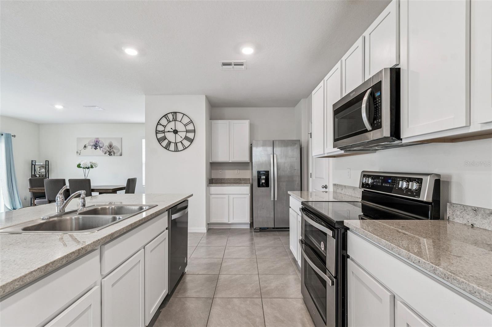 5667 CHORLEYWOOD LN — photo 11
