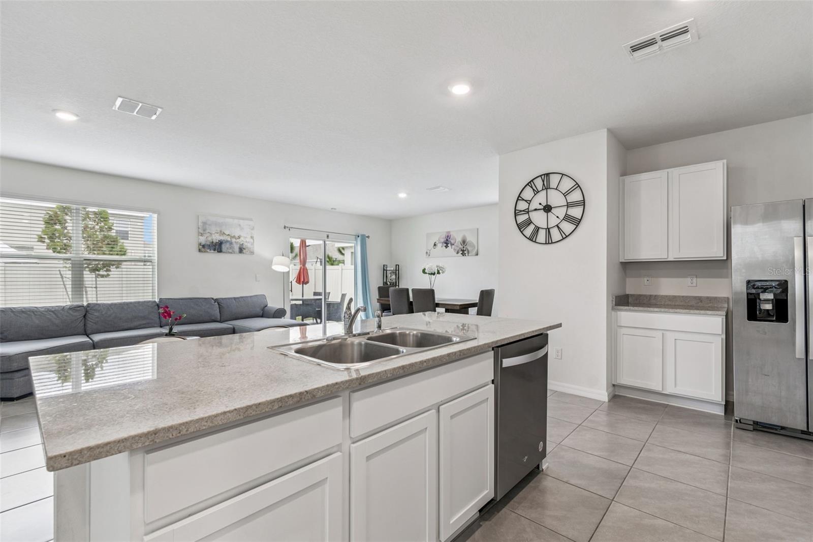 5667 CHORLEYWOOD LN — photo 7