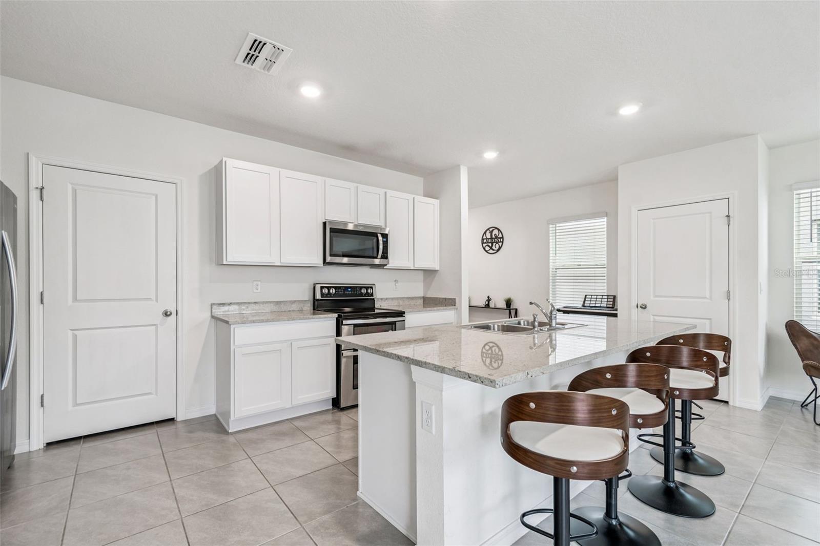 5667 CHORLEYWOOD LN — photo 4