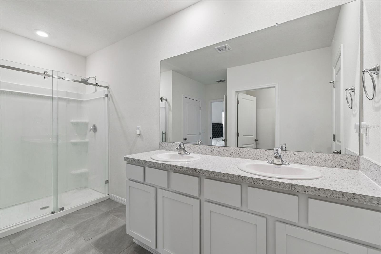 5667 CHORLEYWOOD LN — photo 33