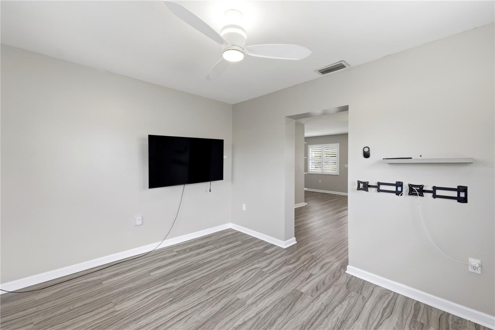 1317 CYPRESS AVE — photo 10