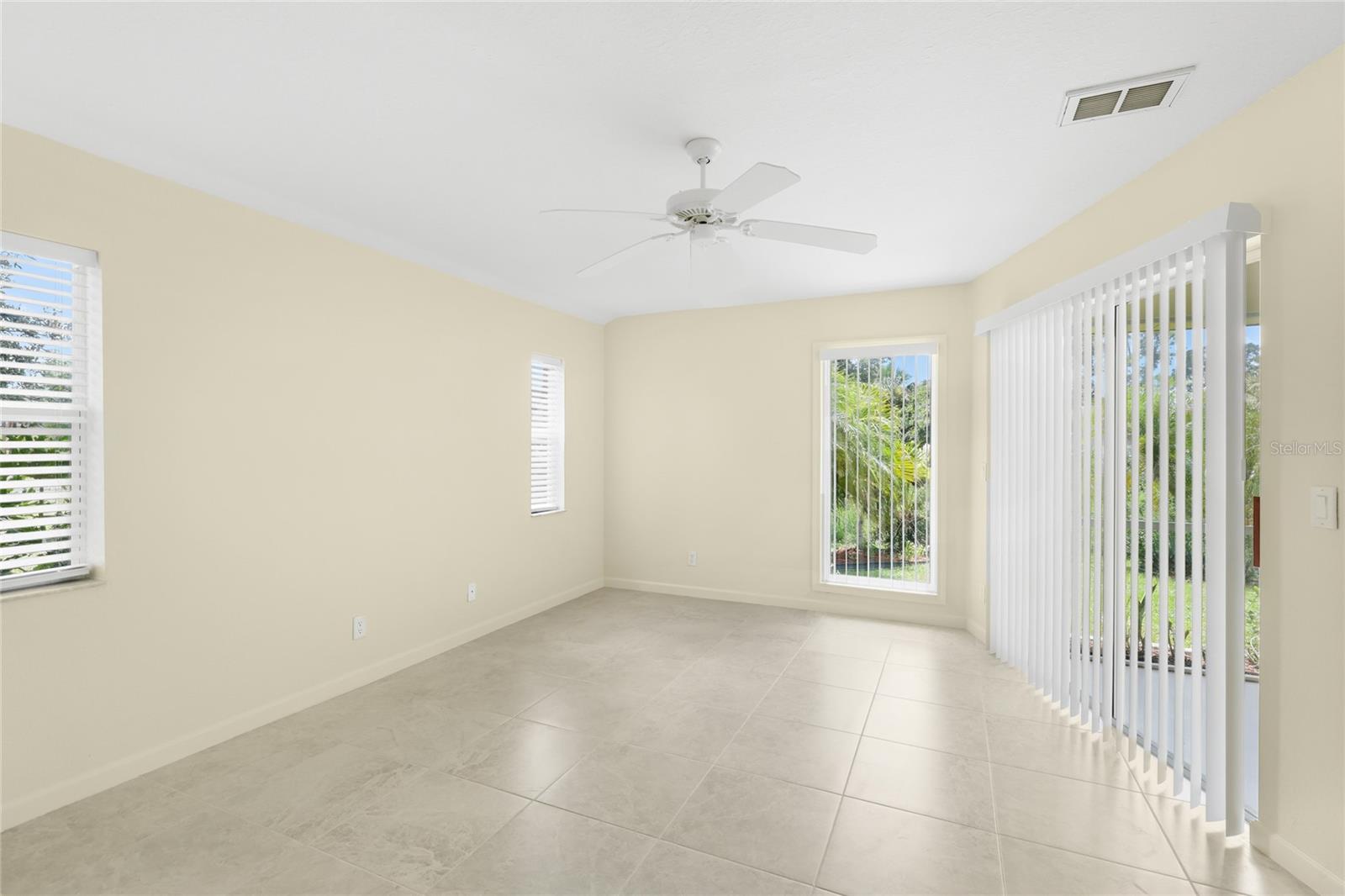 2451 ALTOONA AVE — photo 17