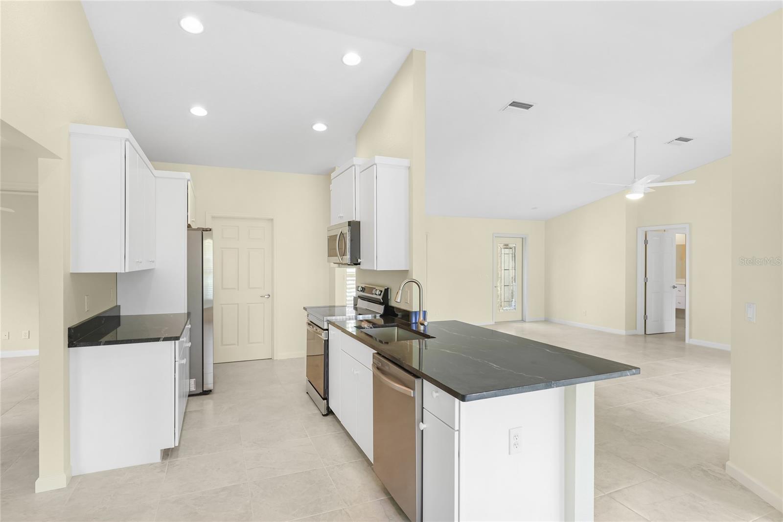 2451 ALTOONA AVE — photo 13