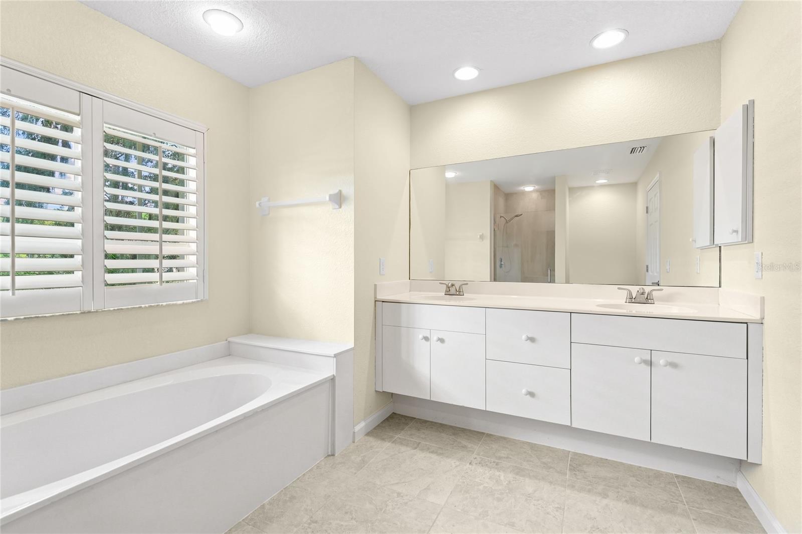 2451 ALTOONA AVE — photo 21