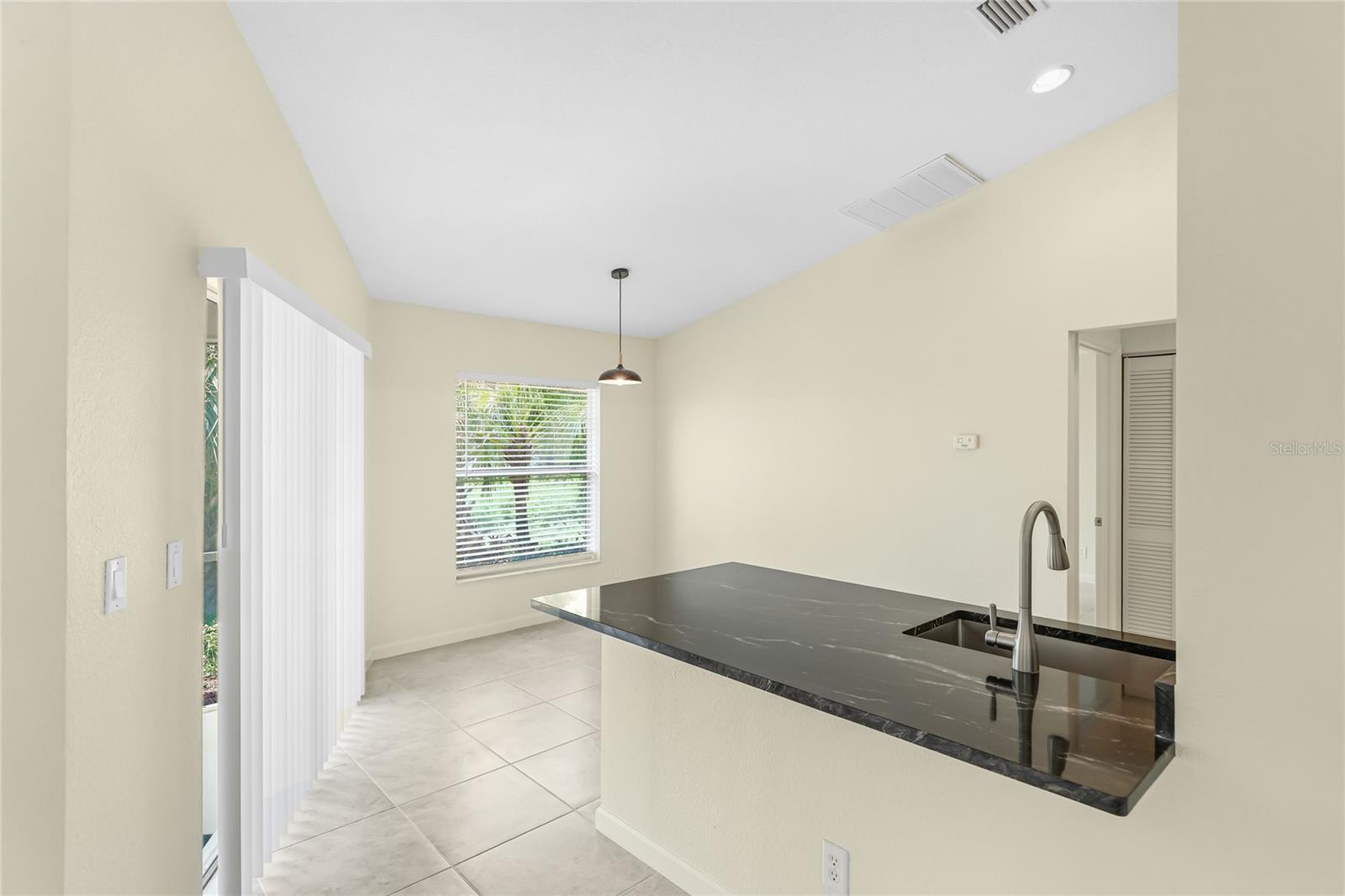 2451 ALTOONA AVE — photo 10