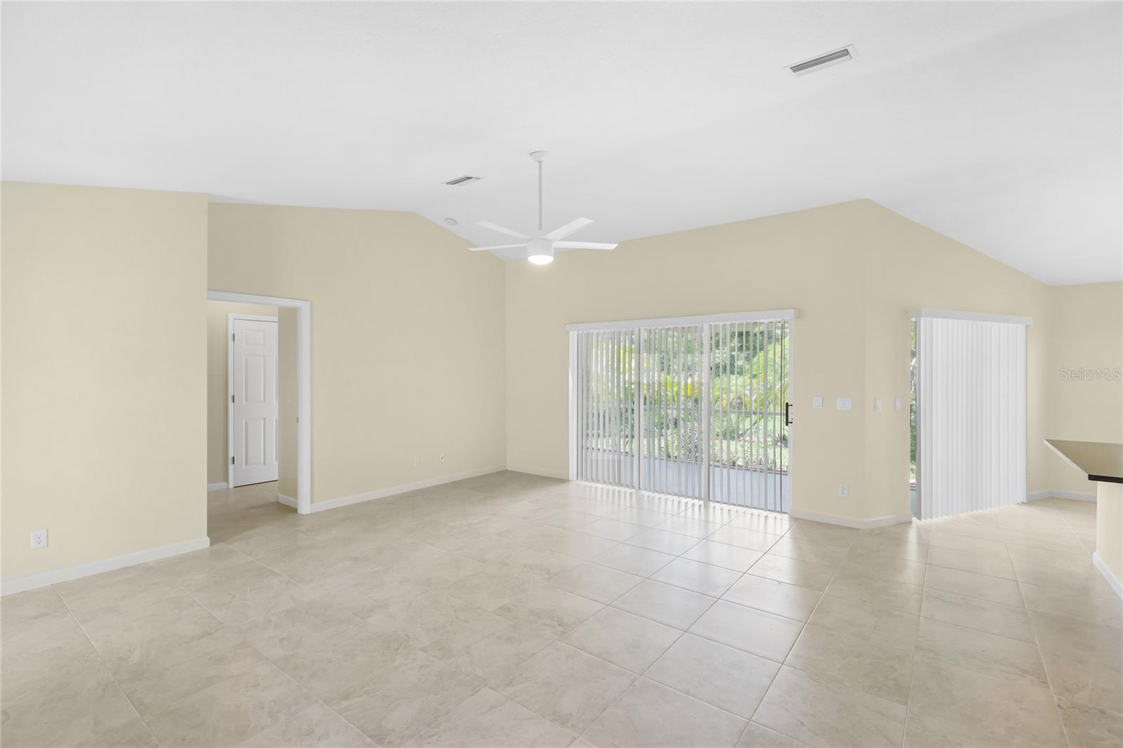 2451 ALTOONA AVE — photo 7