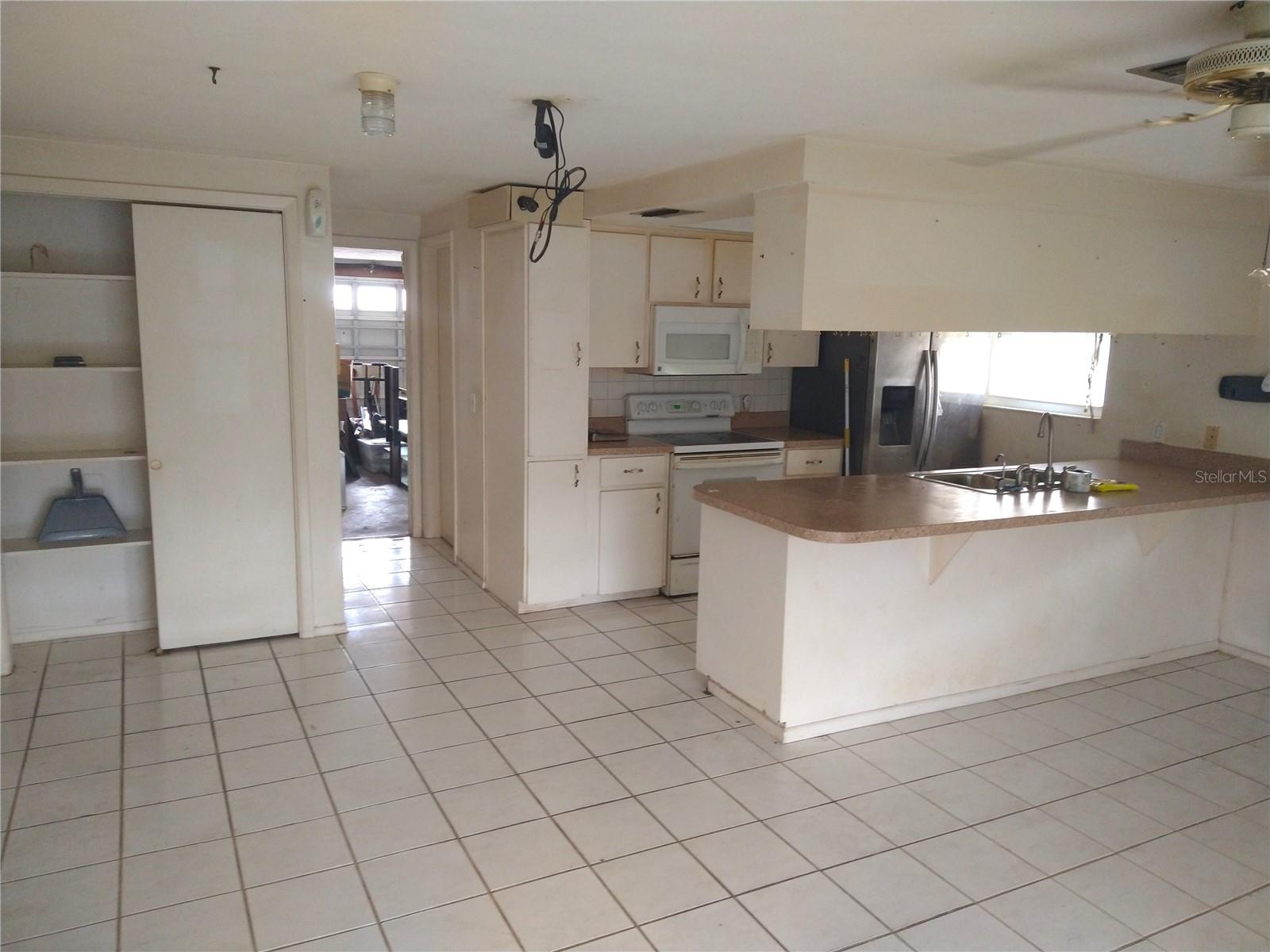 6325 KENTFIELD AVE — photo 10