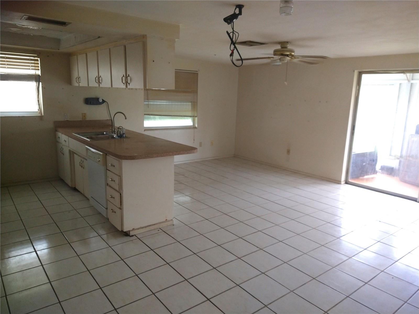 6325 KENTFIELD AVE — photo 12