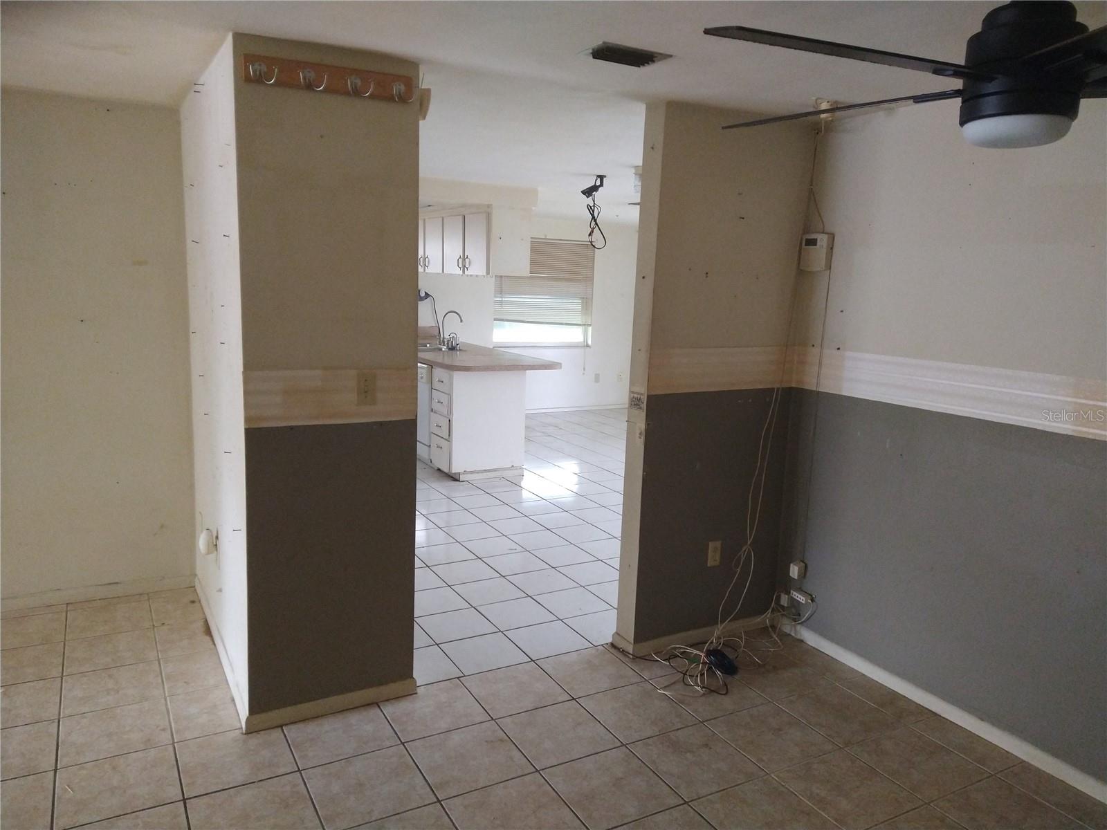 6325 KENTFIELD AVE — photo 9