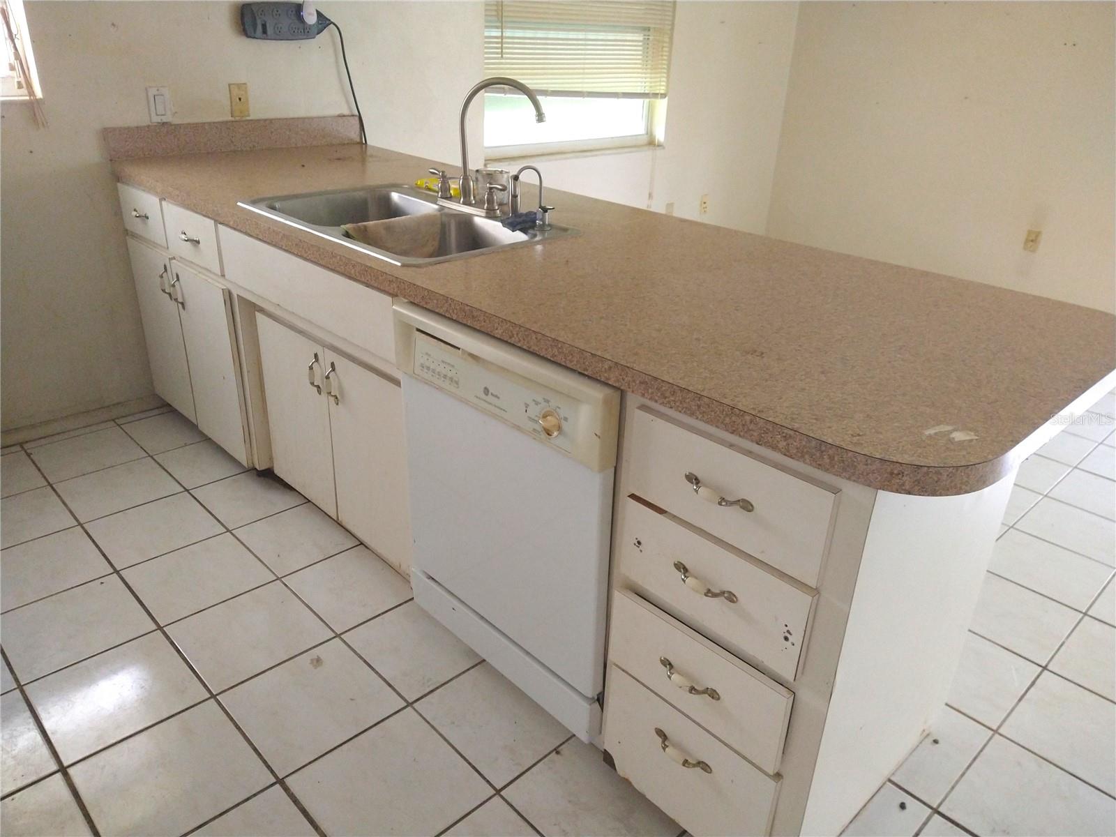 6325 KENTFIELD AVE — photo 13