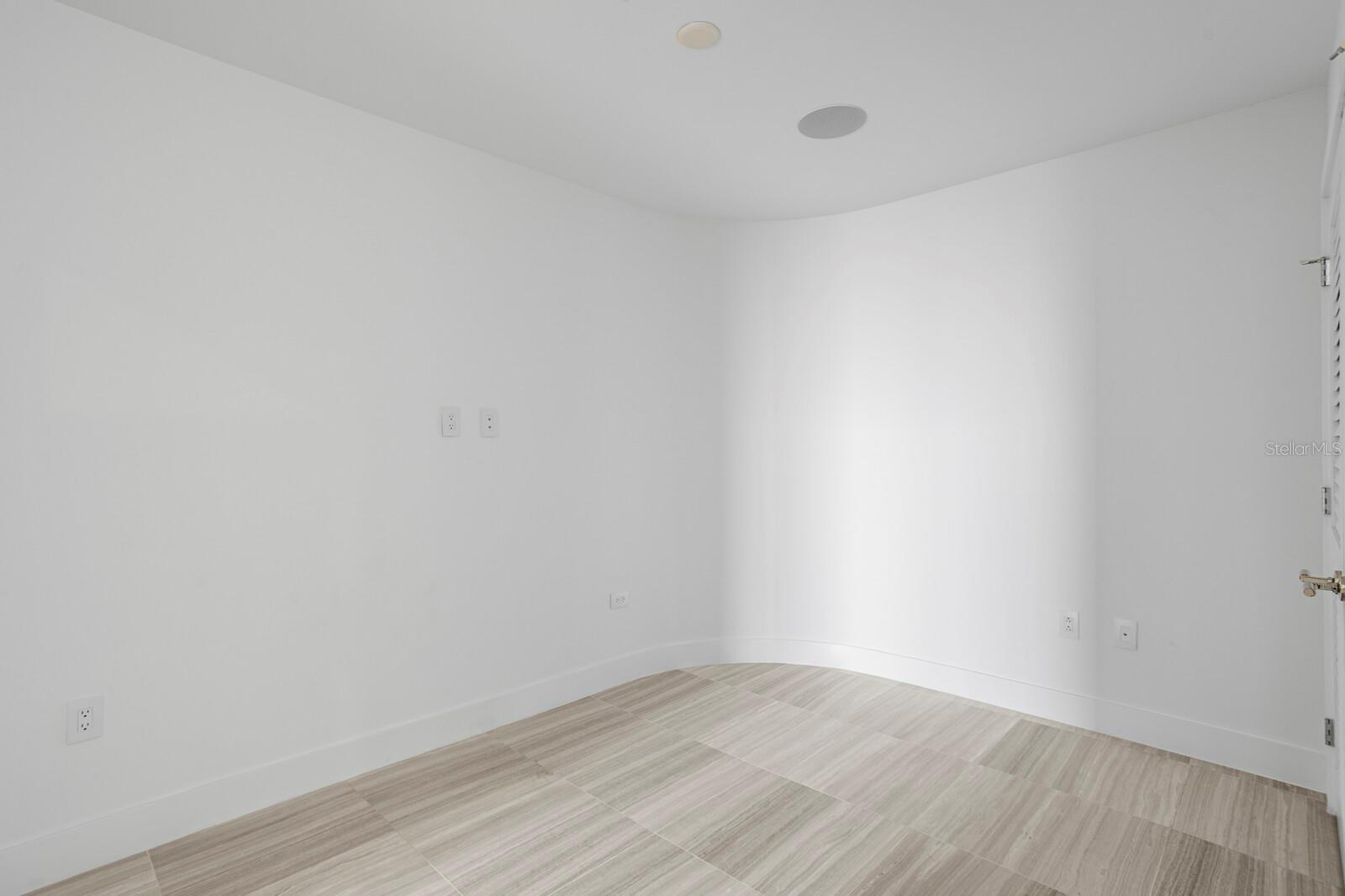 3015 S YSABELLA AVE #2402 — photo 38