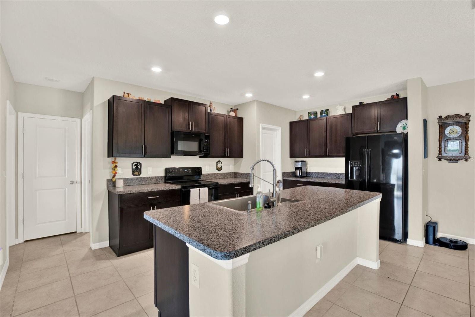 7505 SAMUEL IVY DR — photo 13