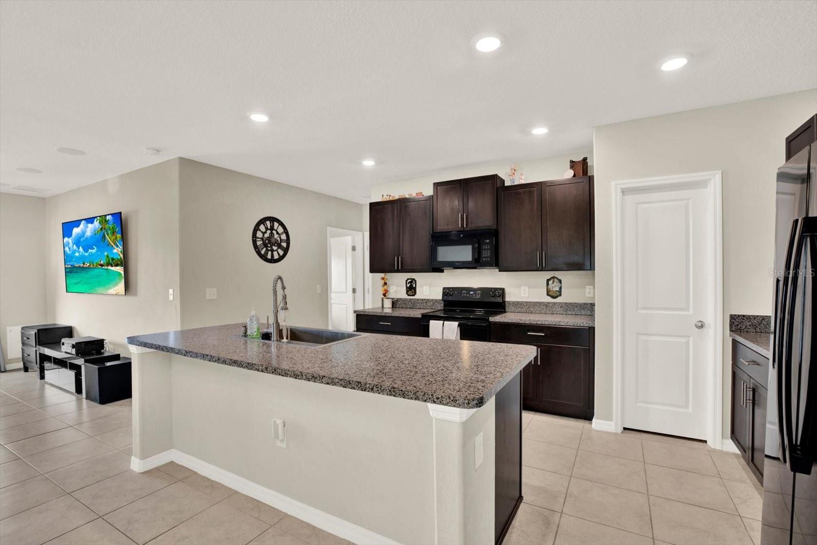 7505 SAMUEL IVY DR — photo 12