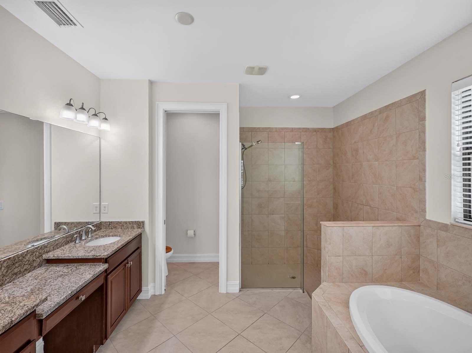 1093 BLUFFWOOD DR — photo 19