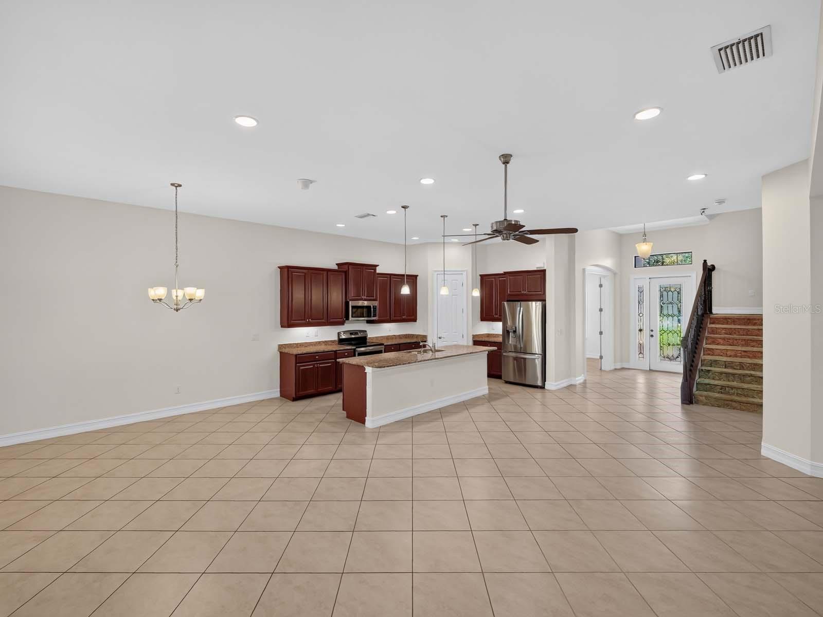 1093 BLUFFWOOD DR — photo 3