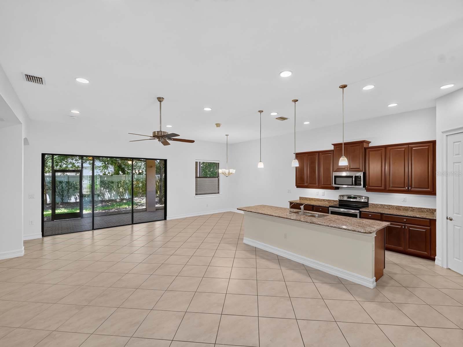 1093 BLUFFWOOD DR — photo 17