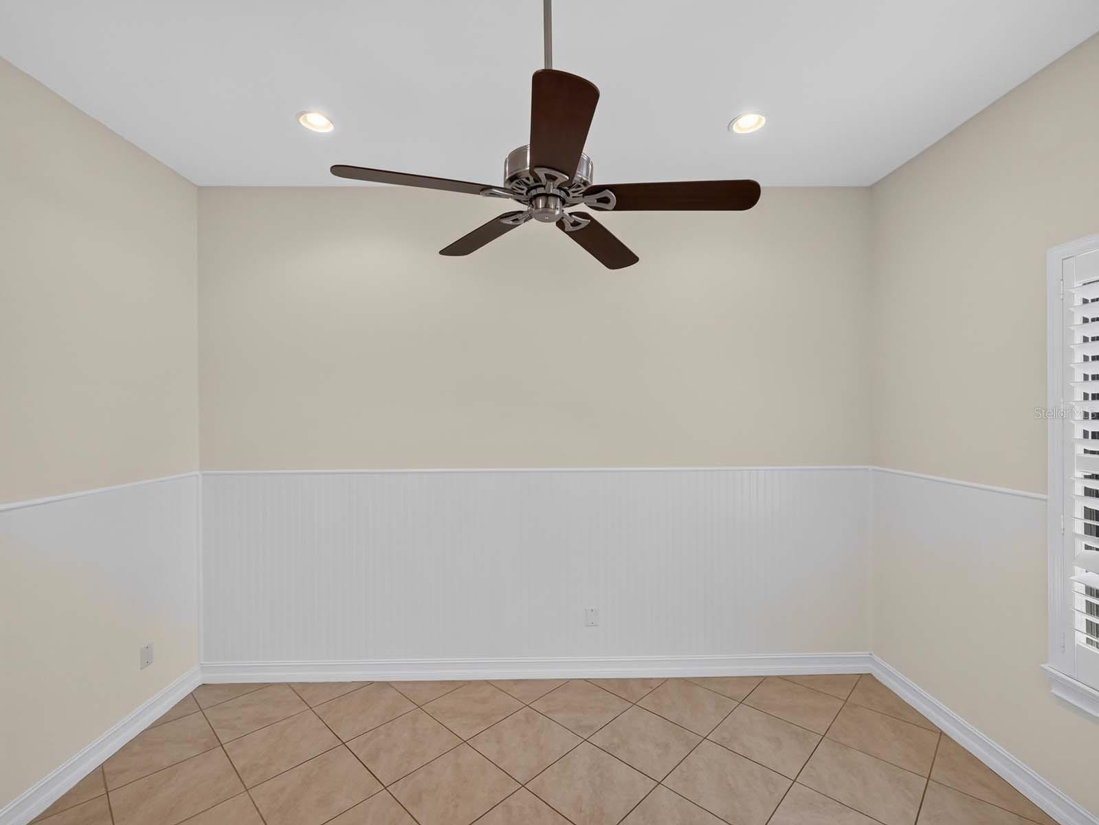 1093 BLUFFWOOD DR — photo 8