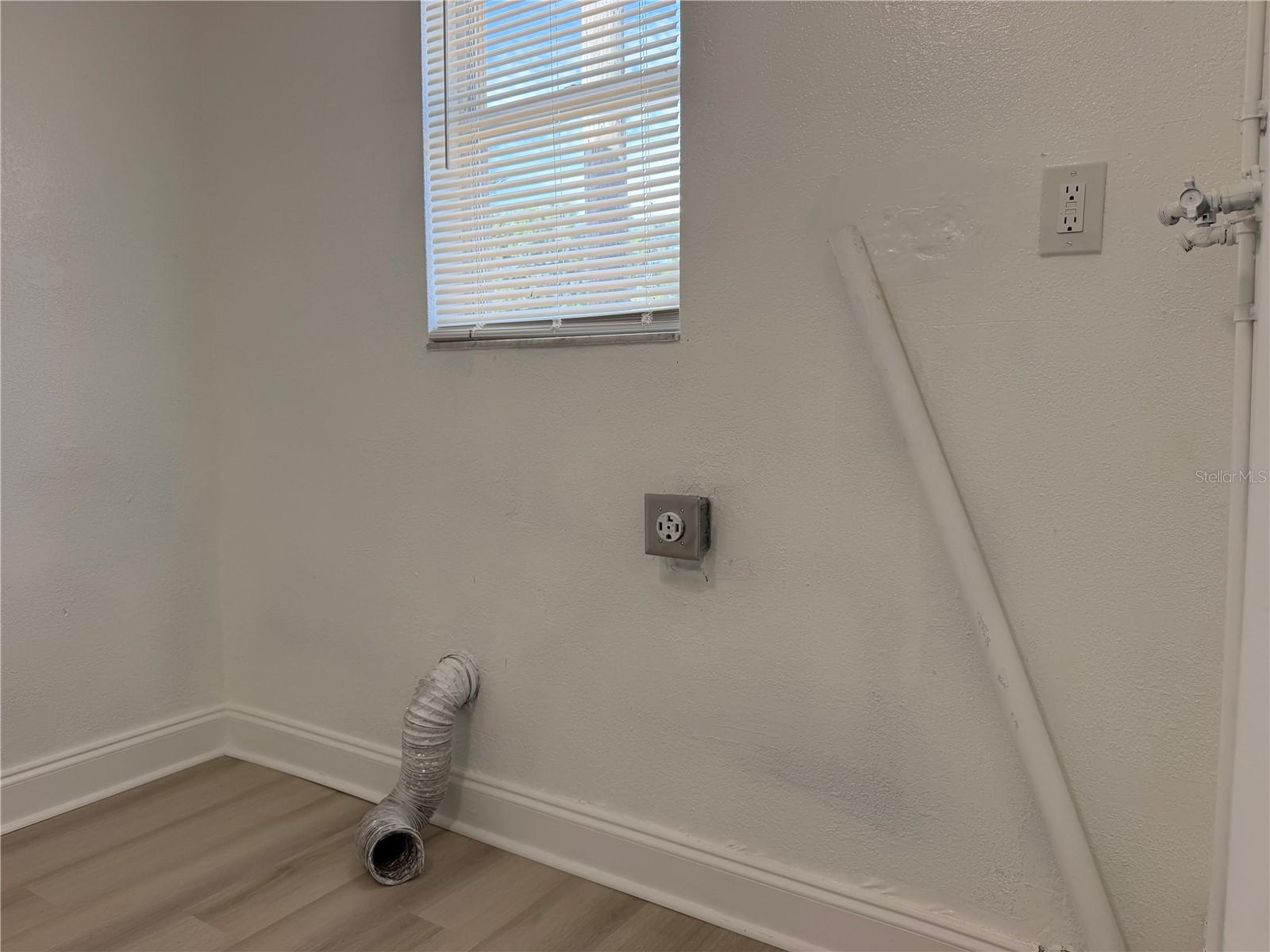 1705 E BIRD ST — photo 14