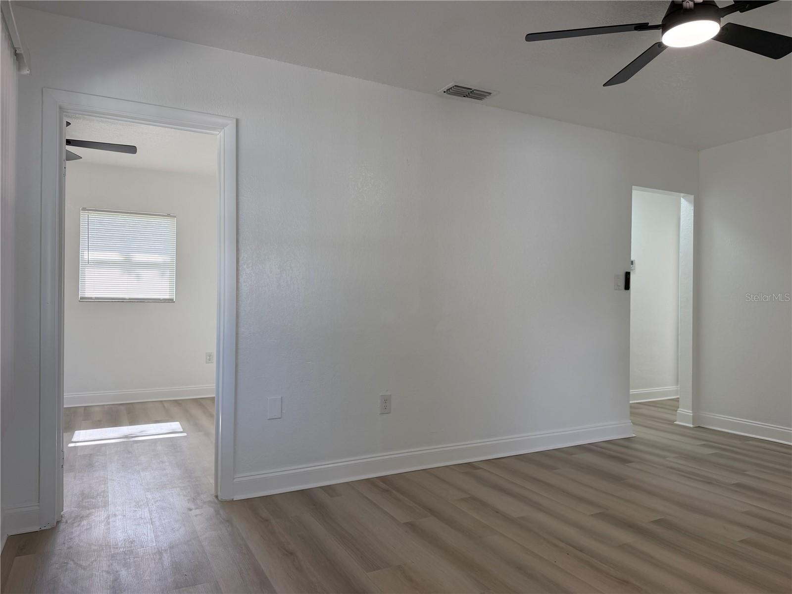 1705 E BIRD ST — photo 3