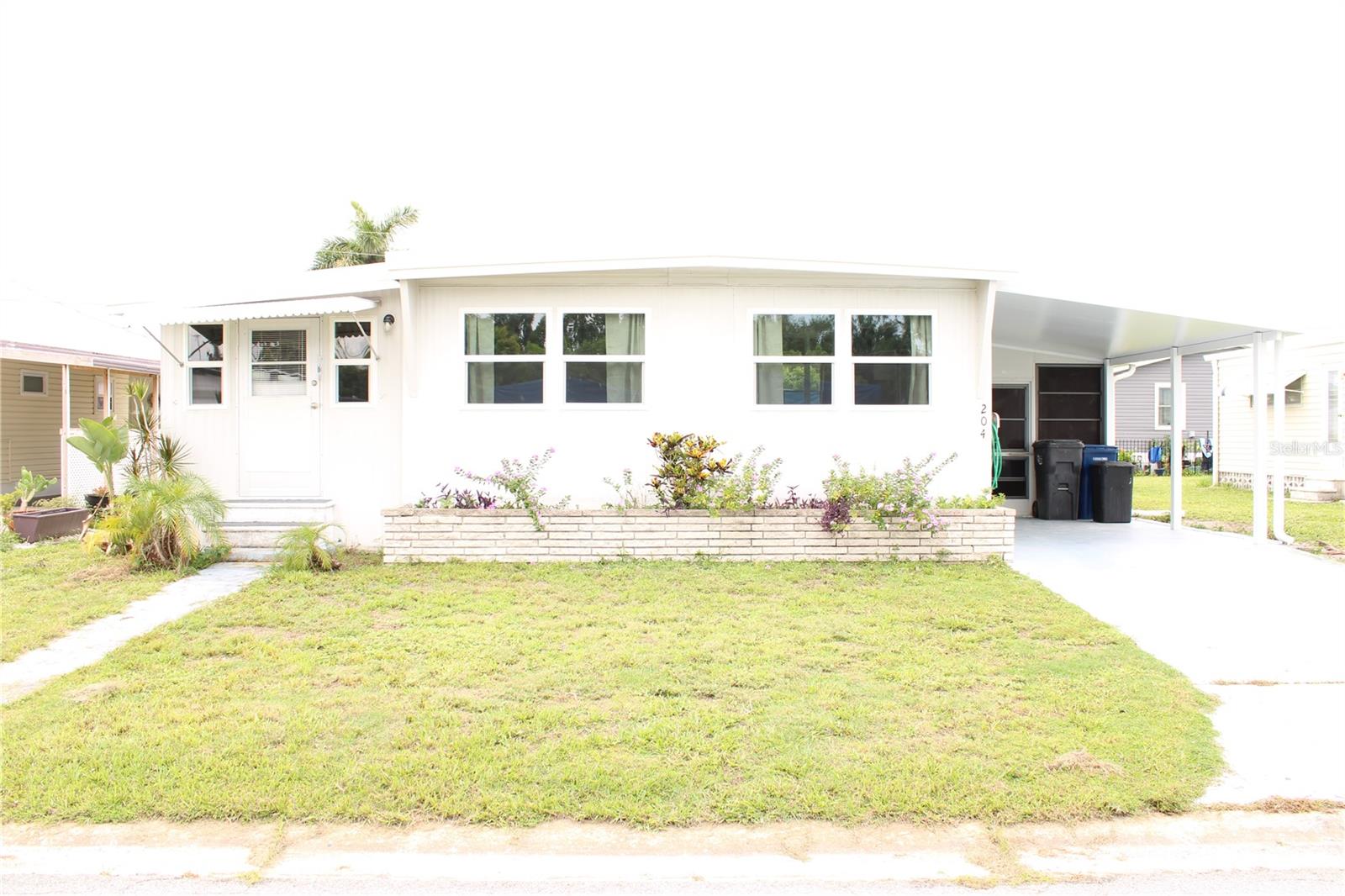 204 50TH AVENUE DR W — photo 2