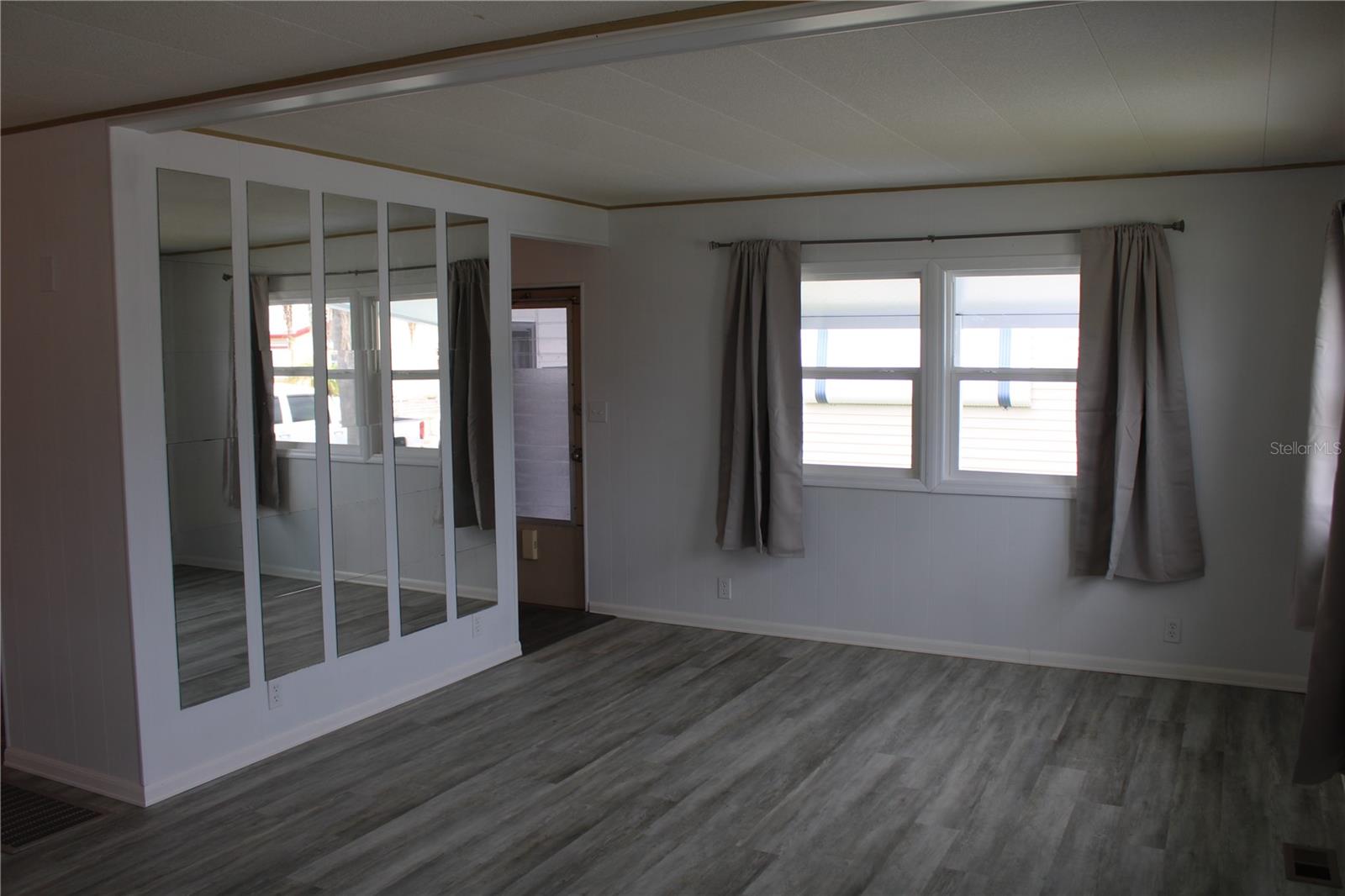 204 50TH AVENUE DR W — photo 8
